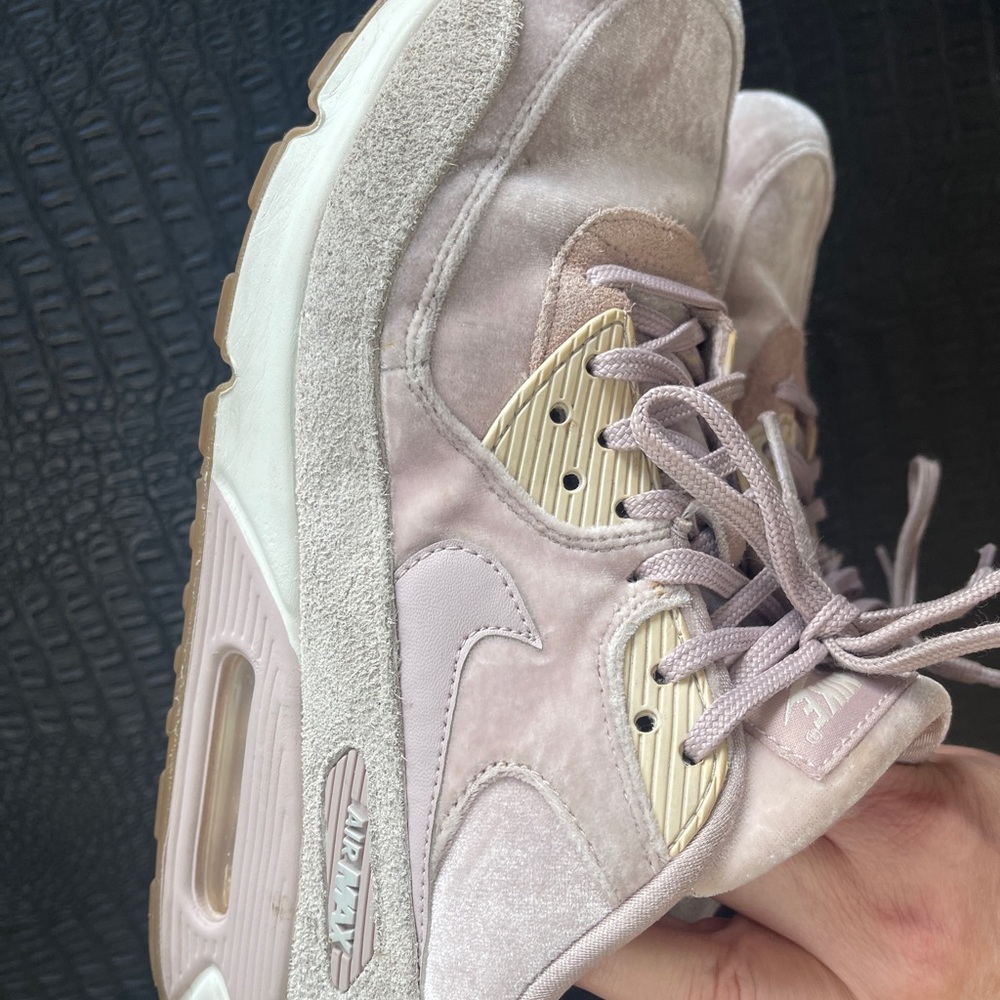 Nike Air Max Pink Velvet & Crème Suede Wedge Sneaker Size 9.5